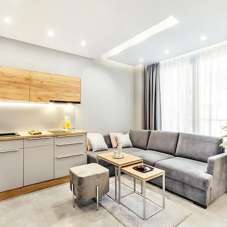 Golden Queen Old Town