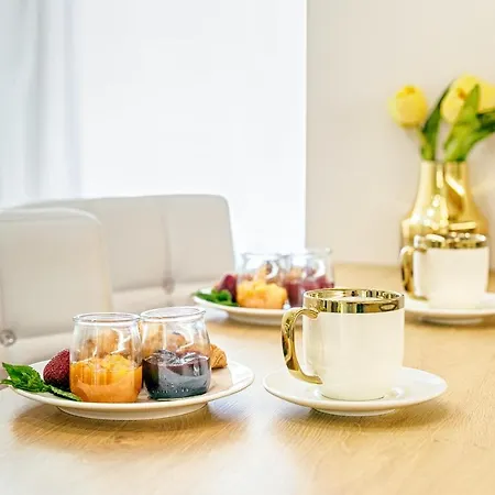 Golden Queen Old Town Apartment *