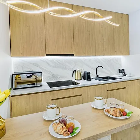 Golden Queen Old Town Apartment