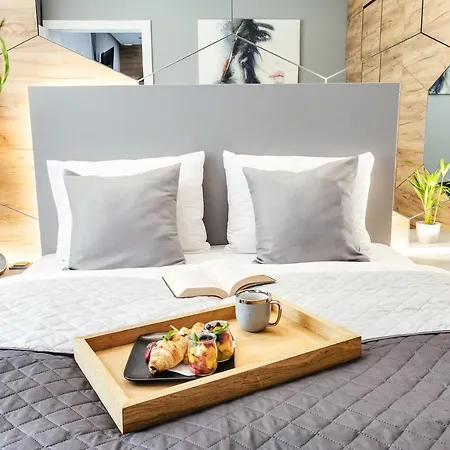 Golden Queen Old Town *