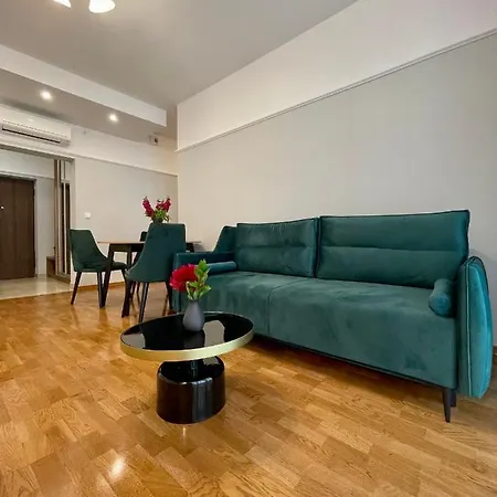 Golden Queen Old Town Apartment