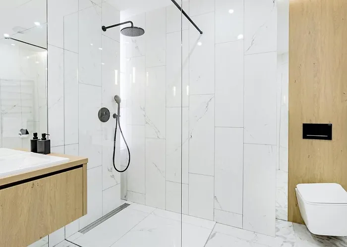 Golden Queen Old Town *