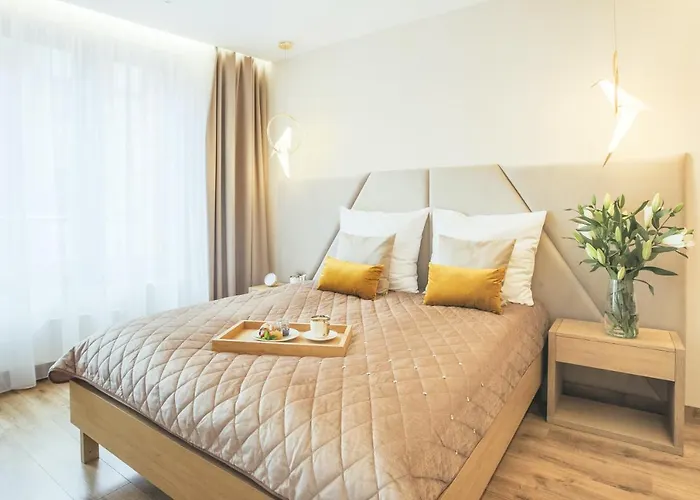 Golden Queen Old Town *