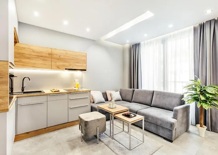 Golden Queen Old Town