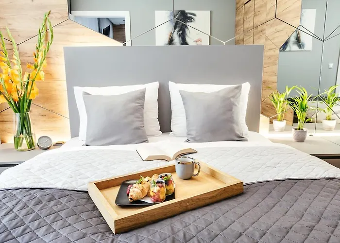 Golden Queen Old Town *